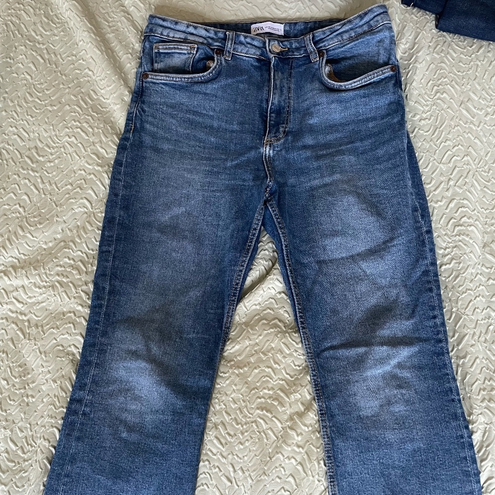 ZARA Size 10 Ankle Length High Rise Mom Jeans